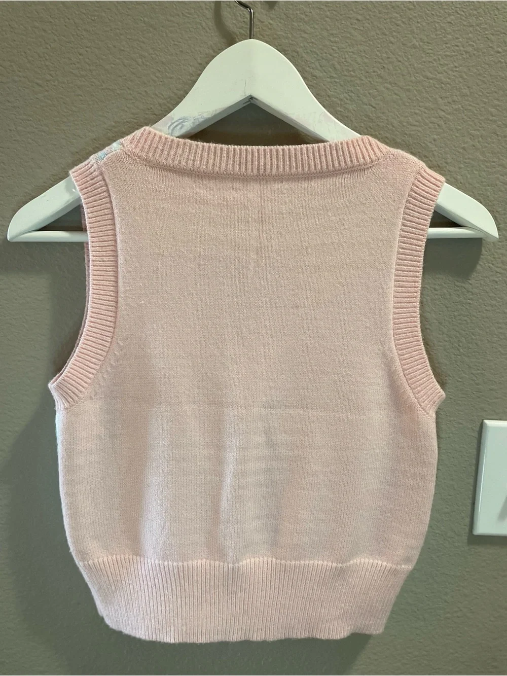 Women’s Argyle Knit V-Neck Sweater Vest - Pink - Picture 2 of 3